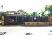 VENDO AMPLIA CASA SOBRE ASFALTO EN SAN LORENZO!!