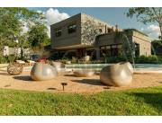 EN VENTA CASA PREMIUM EN SAN BERNARDINO, PARAGUAY