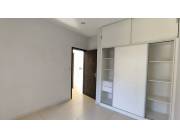 VENDO DUPLEX EN LAMBARE, ZONA DEL YACHT COD 5768