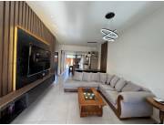 VENDO CASA EN SAN BERNARDINO ZONA AV. GUILLERMO NAUMANN COD 5792