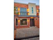 Vendo Fabuloso Duplex de 3 dormitorios A ESTRENAR en la ciudad de Luque zona Loma Merlo