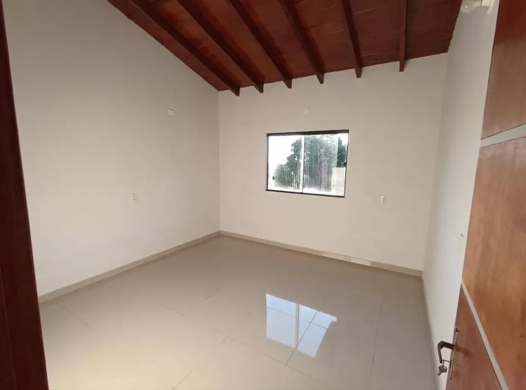 Vendo Casa de 2 dormitorios A ESTRENAR en Ñemby barrio La Lomita zona Nutri Fitness — foto 2