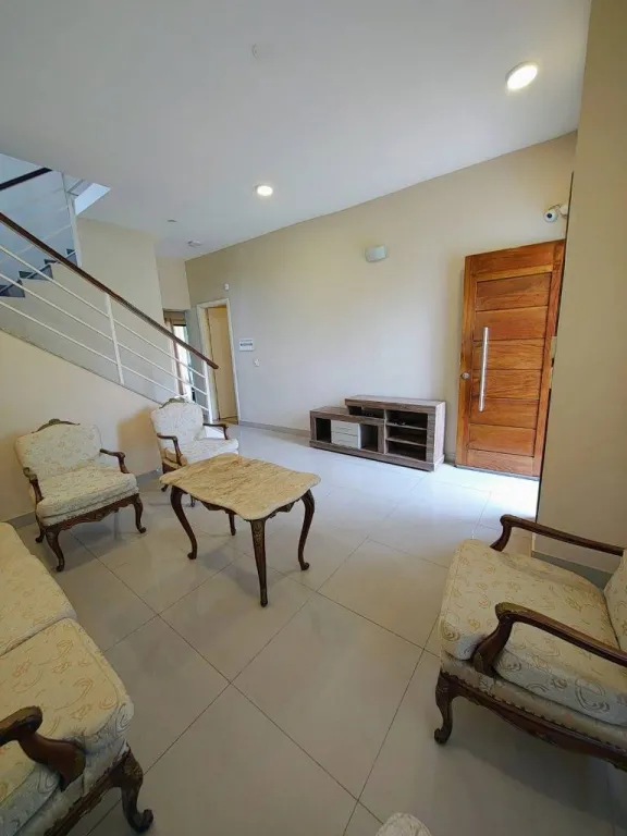VENDO DUPLEX AMOBLADO 3 DORMITORIOS EN MARIANO ROQUE ALONSO — foto 2