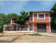 VENDO CASA DE DOS PLANTAS EN FERNANDO DE LA MORA ZONA SUR