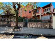 VENDO CASA EN BELLA VISTA A PASOS DEL COLEGIO ALEMAN