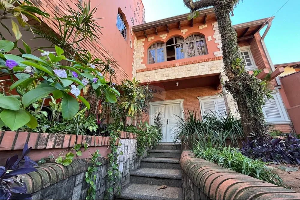 VENDO CASA EN BELLA VISTA A PASOS DEL COLEGIO ALEMAN — foto 2