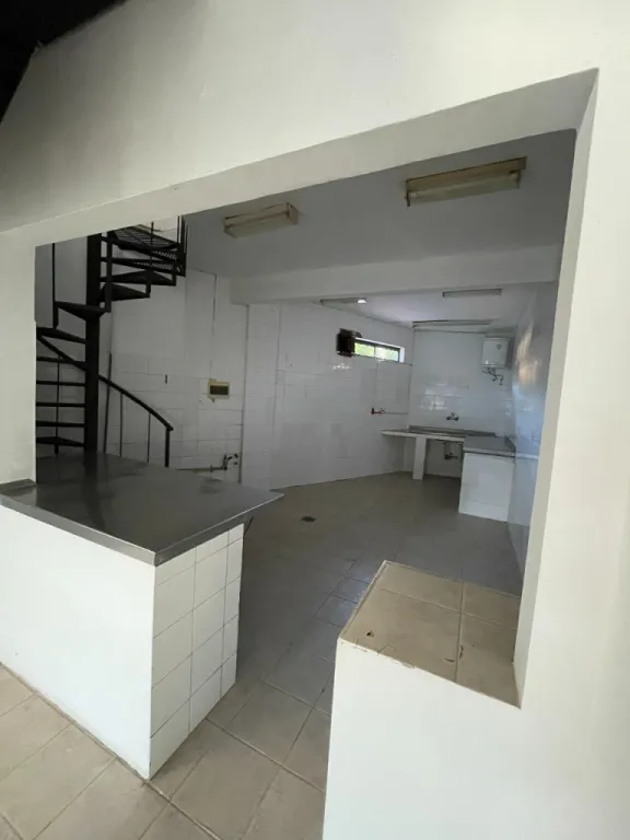 ALQUILO HERMOSO LOCAL GASTRONOMICO EN GALERIA - VILLAMORRA-170 M2 — photo 2