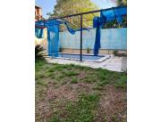 Casa con tinglado en alquiler – zona estratégica