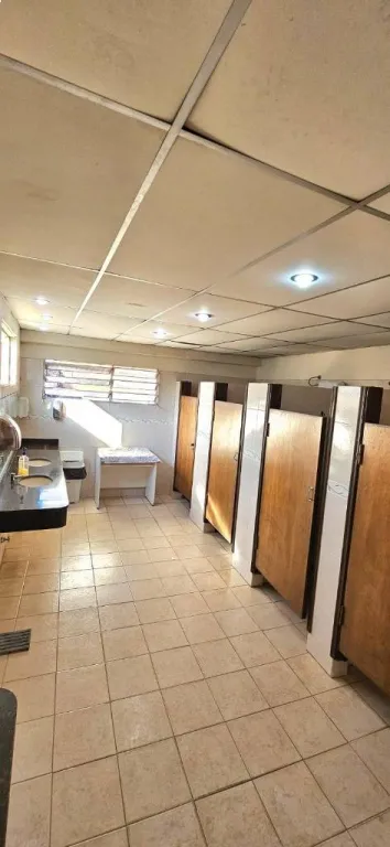 Salón comercial en alquiler – Asunción, zona Herrera — photo 2