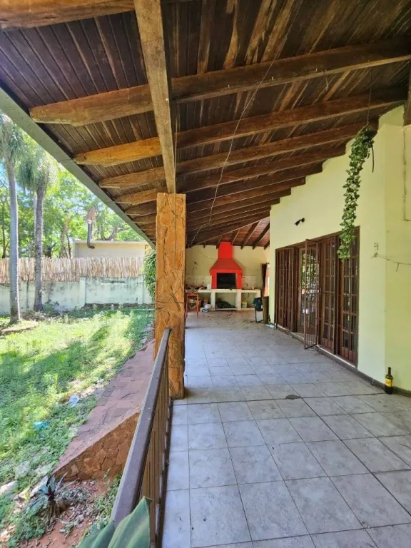 VENDO CASA AMPLIA 4 DORMITORIOS EN LAMBARE ZONA YACHT — foto 2