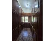 Casa en venta zona Av Félix Bogado