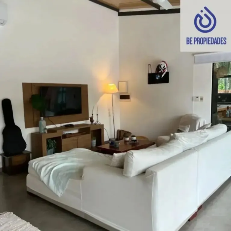 📍VENDO HERMOSA CASA EN SAN BERNARDINO - BARRIO COLÓN!!!.. — foto 2