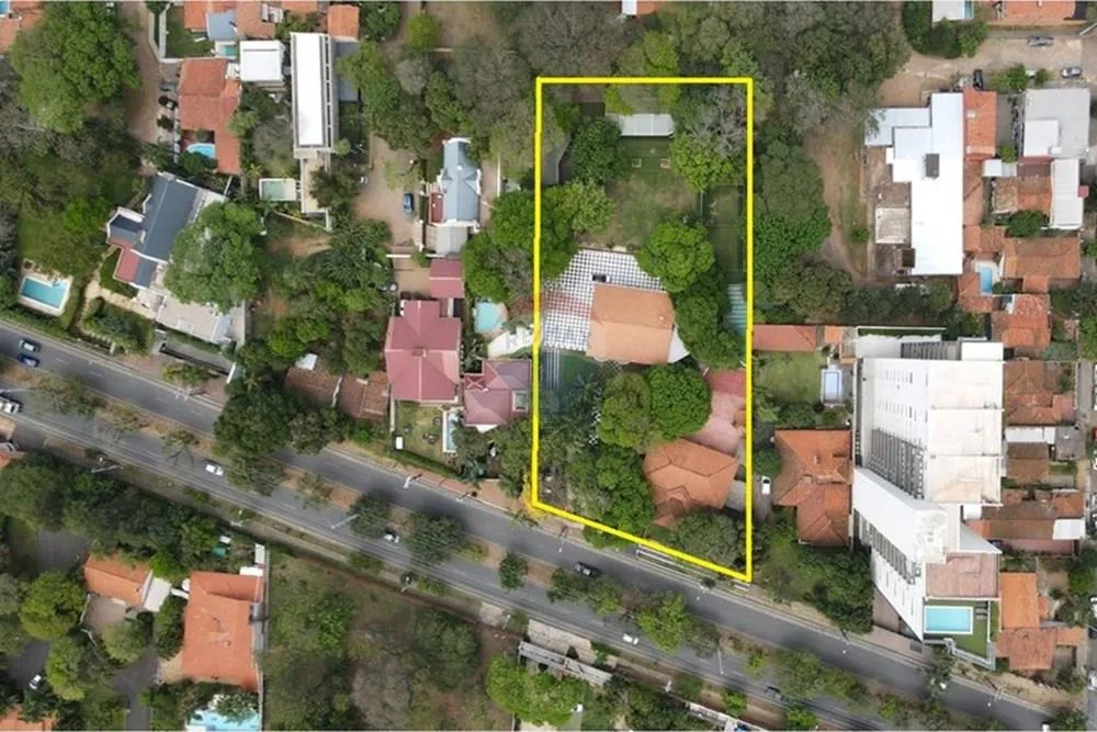 VENDO AMPLIO TERRENO SOBRE AVDA. PRIMER PDTE! — foto 2