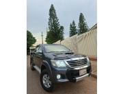 Hermosa Toyota Hilux de toyotoshi