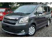 TOYOTA NOAH 2007 RECIEN IMPORTADO 2.0 FULL EQUIPO IMPECABLE FINANCIO.