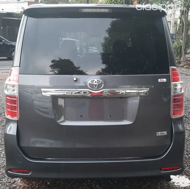 Toyota Noah 2007 — foto 3