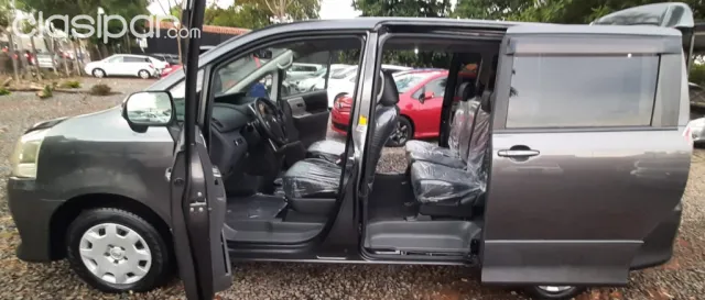 Toyota Noah 2007 — foto 3