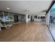 Vendo Lujosa Residencia en barrio Nazareth