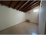 ALQUILO CASA DE 2-3 DORMITORIOS EN LUQUE - CENTRO