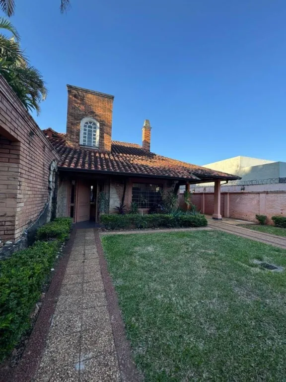 VENDO AMPLIA PROPIEDAD 3 DORMITORIOS EN VILLA AURELIA ASUNCION — foto 3