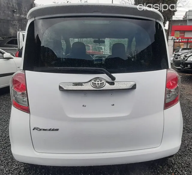 Toyota Ractis 2010 — foto 7