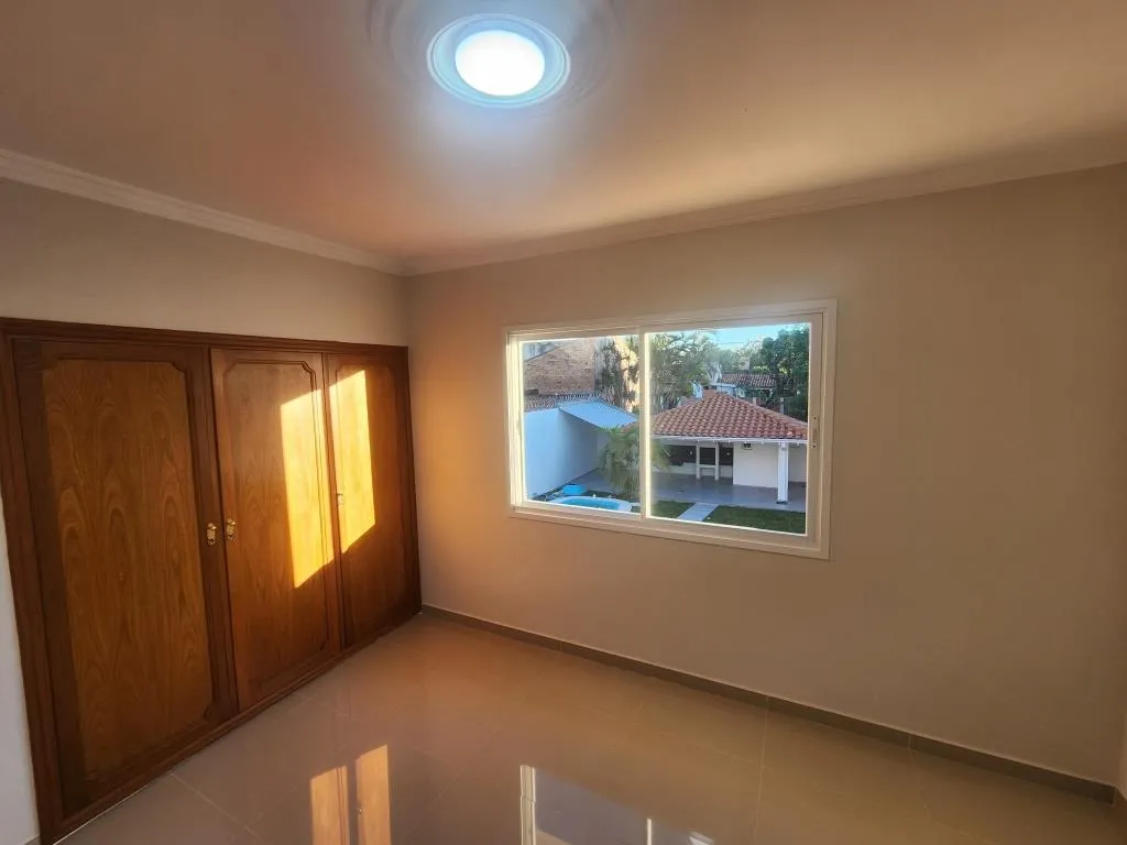 VENDO CASA EN ASUNCION, BARRIO LOS LAURELES COD 3856 — foto 3