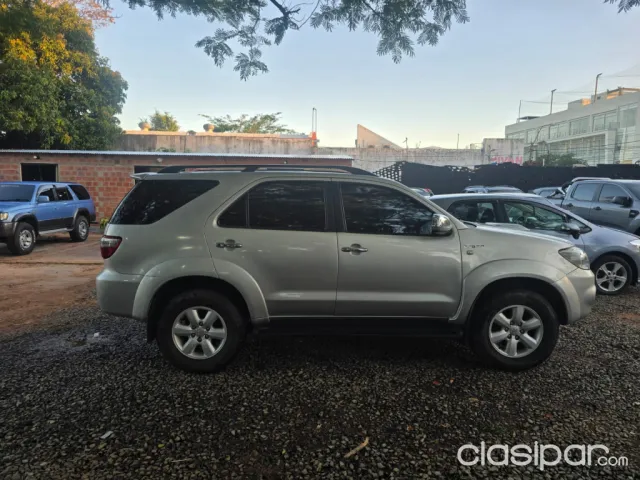 Toyota Fortuner 2011 — foto 4