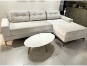 Vendo sofá esquinero amplio y cómodo con mesita. 2,50 metros de ancho de sueñolar