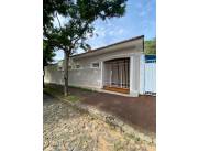 VENDO CASA EN RECOLETA SITUADO ESQUINA A 6 CUADRAS DEL SHOPPING MARISCAL