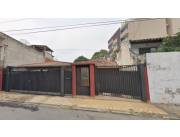 LAS MERCEDES: 5 DORMIT, IDEAL P/ CASA U OFICINA, AMPLIOS AMBIENTES, 3 GARAJES.