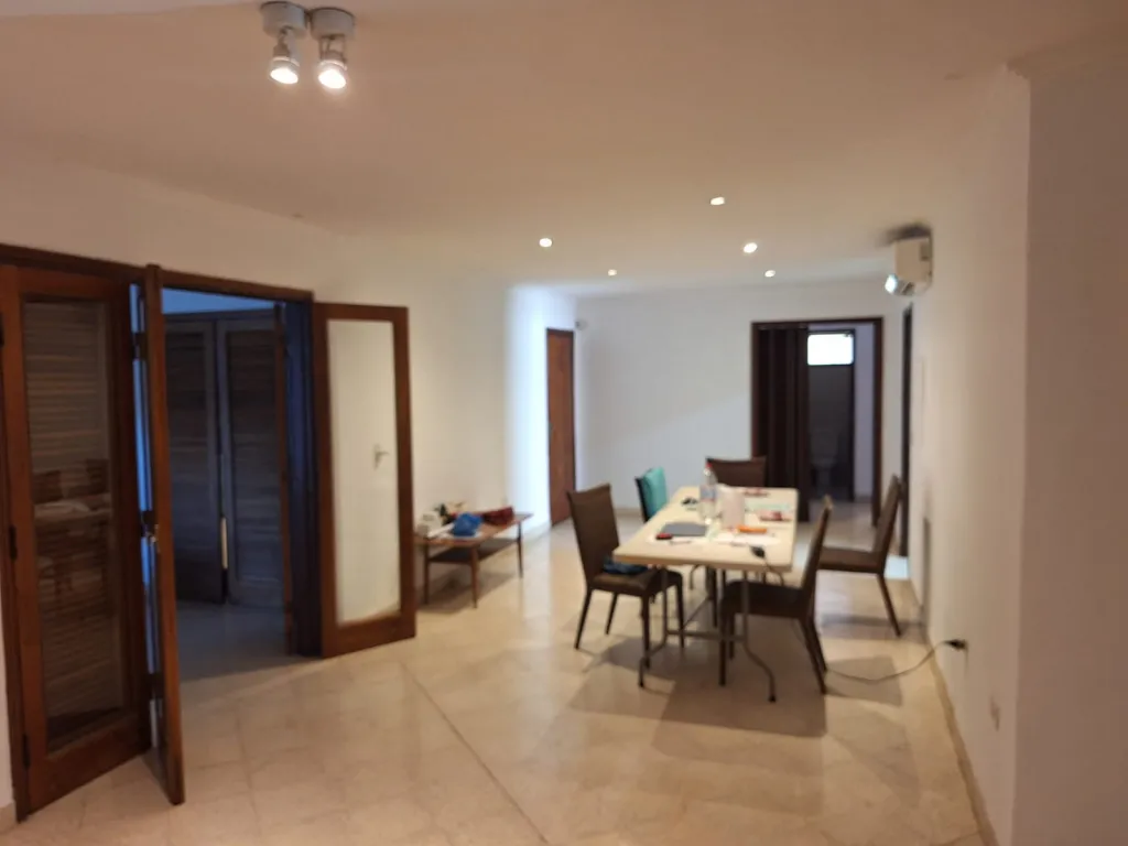 LAS MERCEDES: 5 DORMIT, IDEAL P CASA U OFICINA, AMPLIOS AMBIENTES, 3 GARAJES. — foto 2