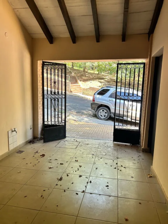SAJONIA, PROX. CRISTO REY: CHALET P INVERSION, 210 M2, 3 DORMIT, AMPLIOS AMBIENTES, 2 GAR — foto 2