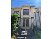 MBURUCUYA, PROX. SHOP DEL SOL: ELEGANTE RESIDENCIA, 3 SUITES, AMPLIOS AMBIENTES, PISCINA.