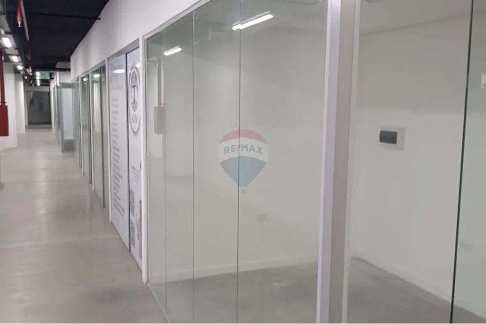 Vendo Moderno Local Comercial en Mercado 4, Asunción — foto 3