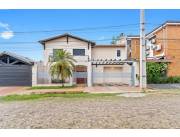 VENDO AMPLIA CASA EN LUQUE - CUARTO BARRIO!!