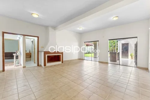 VENDO AMPLIA CASA EN LUQUE - CUARTO BARRIO!! — foto 2