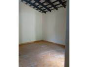 ALQUILO!!! ANTES 4.500.000 AHORA 3.650.000!! CASA DE 4 HAB ZONA HIPER LUISIRO FELIX BOGADO