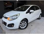 Kia Rio HB Año 2015 Automático Motor 1.4 Dos llaves Radio con USB/Blu