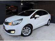 Kia Ri Año 2015 Automático Motor 1.4 Dos llaves Radio pantalla mult