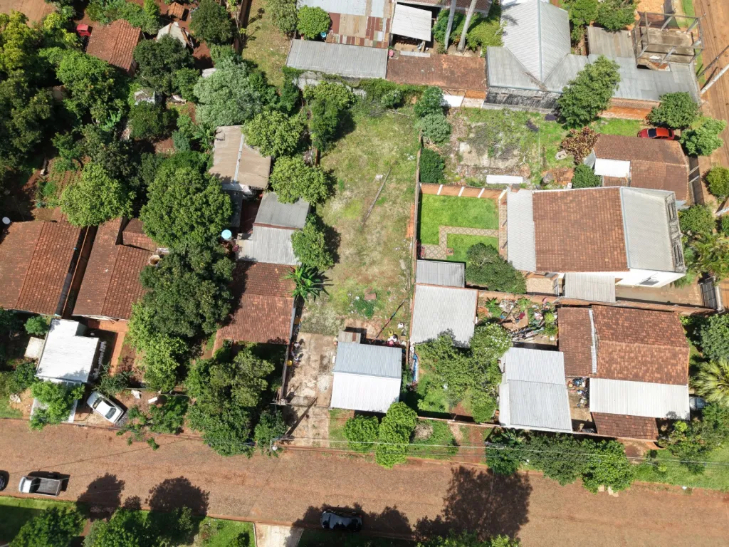 EN VENTA TERRENO CON CONSTRUCCION EN BARRIO SANTA MARIA — foto 3