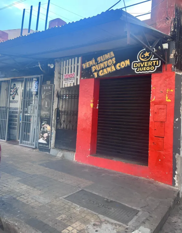 VENTA DE INMUEBLE EN ZONA ESTRATÉGICA. Ubicado en frente de M4, a pasos del Mercado 4. — foto 3