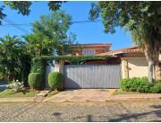 En venta chalet en esquina – Barrio Mburucuyá