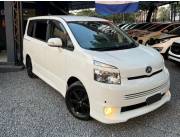 TOYOTA NEW VOXY 2008