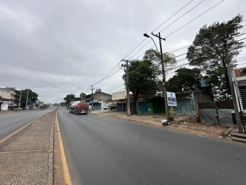 VENDO TERRENO EN ASUNCION SOBRE LA AVDA DEFENSORES DEL CHACO COD 5705 — foto 2