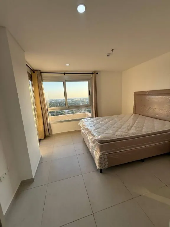 ALQUILO DEPARTAMENTO MODERNO 2 DORMITORIOS EN EDIFICIO FORTALEZA BOGGIANI — foto 3