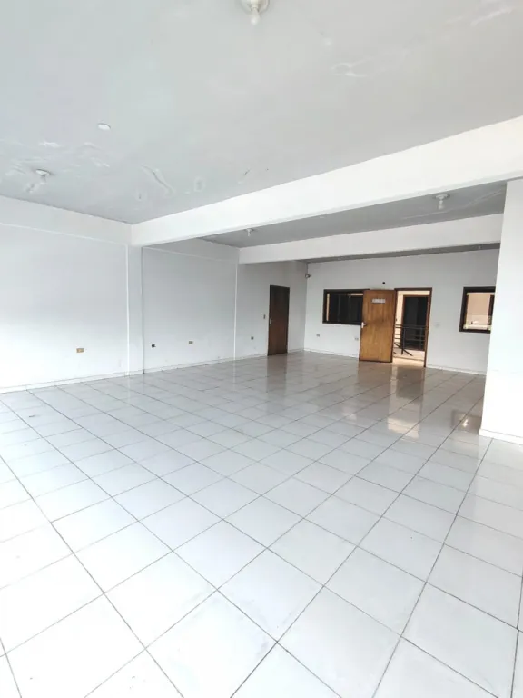 ALQUILO EDIFICIO PARA OFICINAS CORPORATIVAS O CLINICA COD: 5755 — photo 2