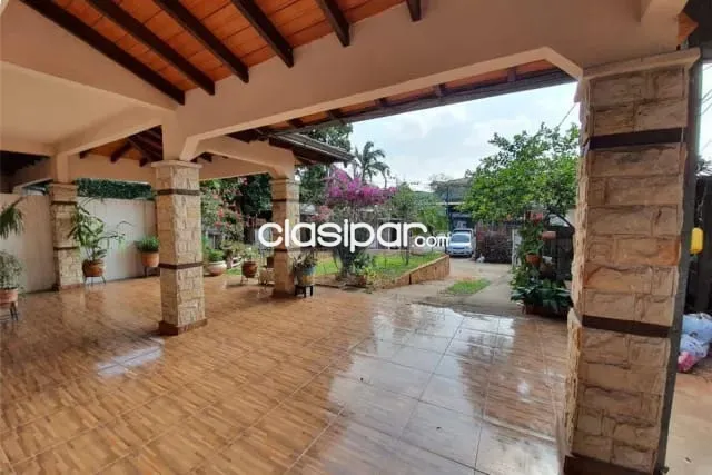 RESIDENCIA UBICADA SOBRE MANUEL ORTIZ GUERRERO C KUBITSCHEK- SAN LORENZO — foto 2