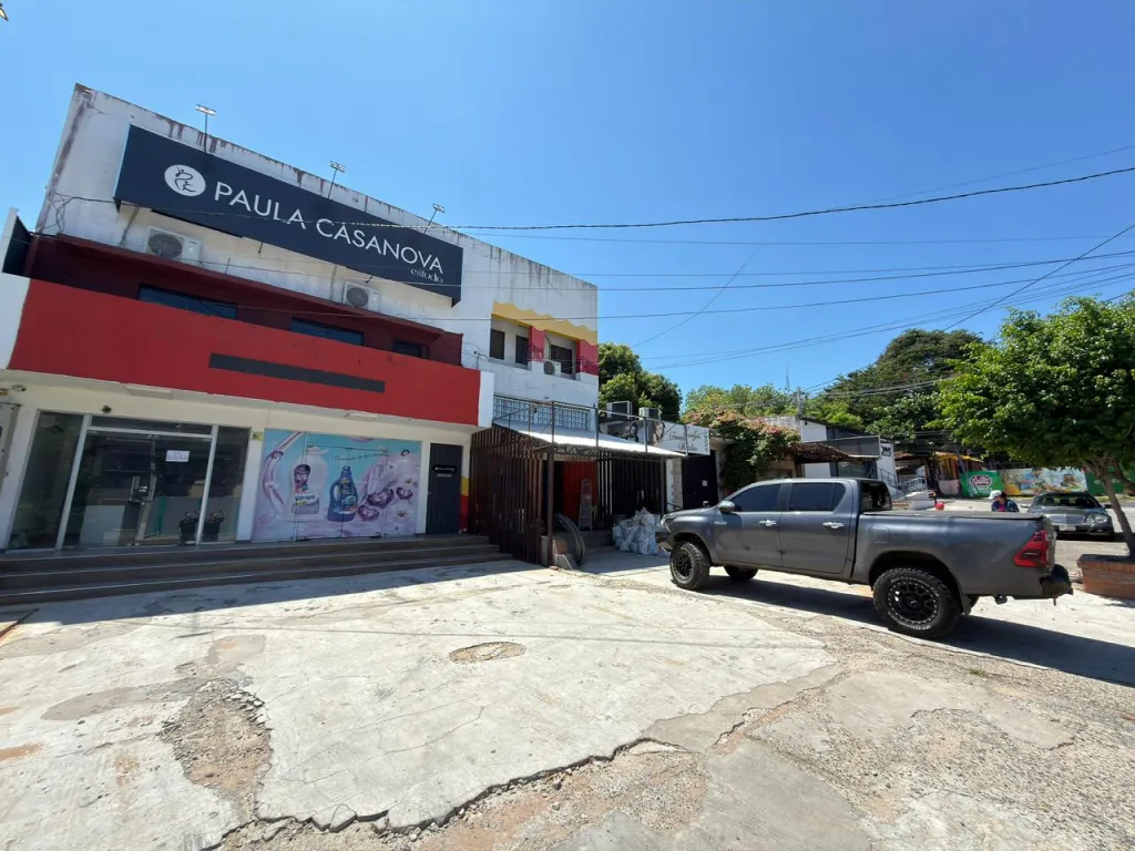 ALQUILER! AMPLIO SHOWROOM CON OFICINA Y DEPÓSITO EN LAMBARE — foto 3