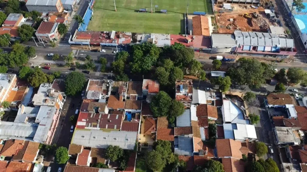Vendo terreno sobre quinta avenida en el Barrio Obrero de Asunción — foto 2