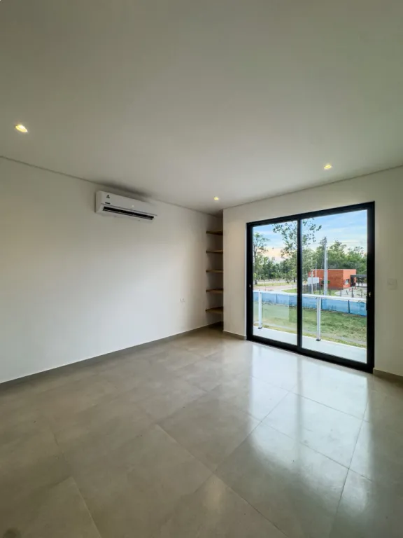 CASAS PAREADAS DE 3 DORMITORIOS EN SUITE EN SURUBI´I — foto 2